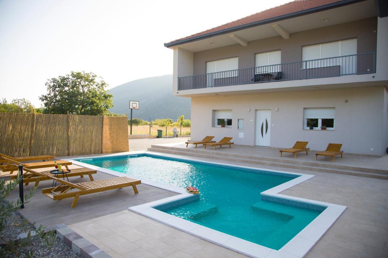 Villa Village โมสตาร์ ภายนอก รูปภาพ