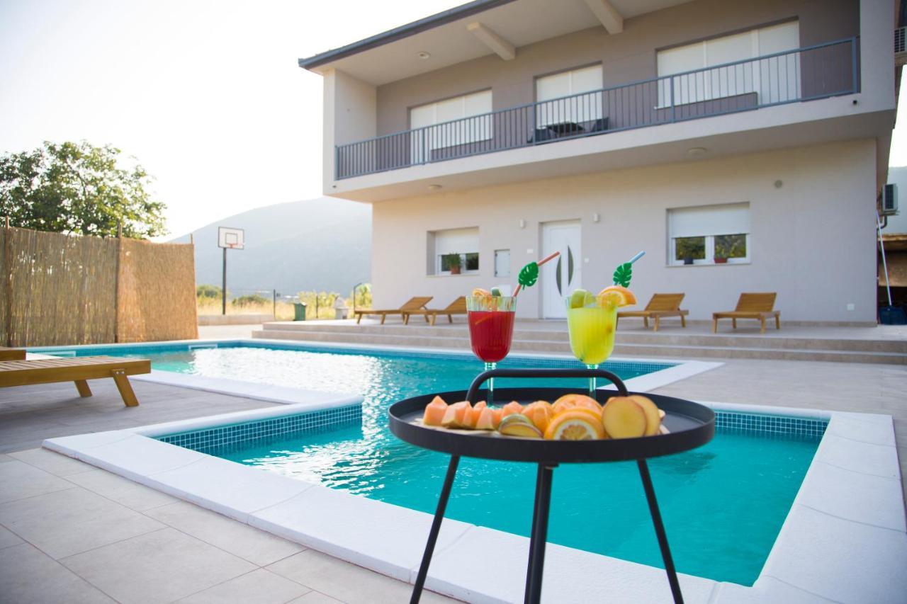 Villa Village โมสตาร์ ภายนอก รูปภาพ